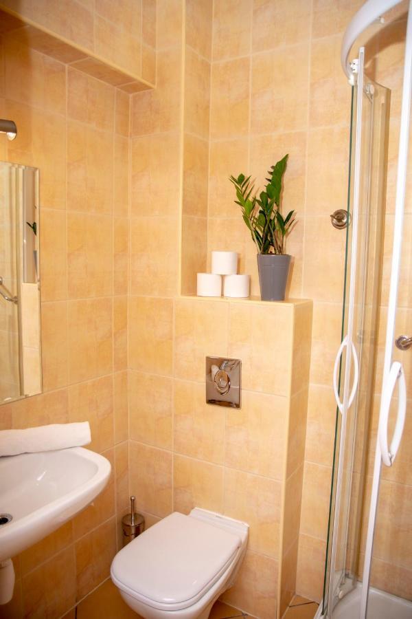 טיצ'י Weranda Rooms מראה חיצוני תמונה